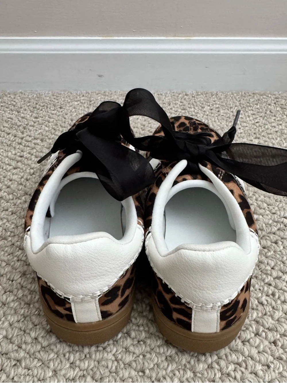 Universal Thread - Leopard Print Women's Sneakers with Satin Ribbon Laces (6) - Picture 4 of 7